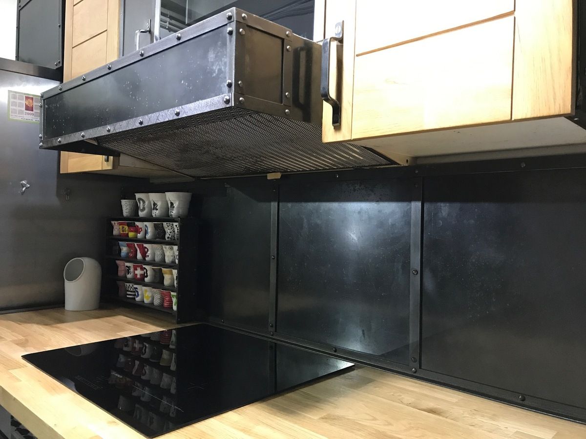 ENJOLIVEUR METAL RIVETÉ POUR HOTTE CASQUETTE HORIZONTALE 2017