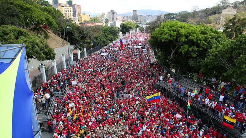 Venezuela : devant une foule immense, Maduro tacle Guaido, «la marionnette diabolique» (VIDEOS) 