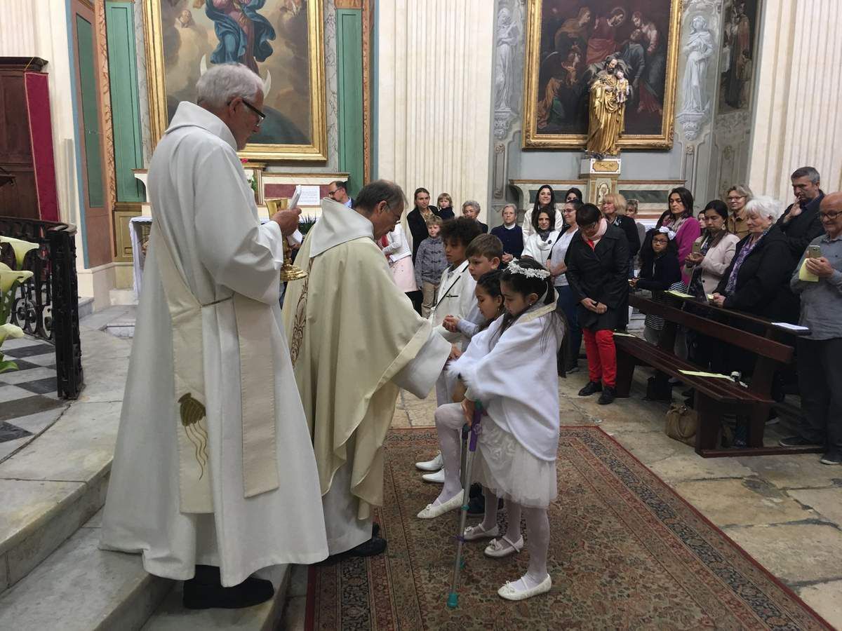Baptême de Clara et Premières communions de Eleana, Paul Edouard, Lara et Abichaim, ce matin à La Madeleine.
