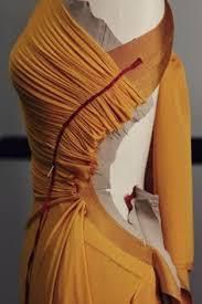 Moulage au papier de soie robe drapée - LES ATELIERS DE CLARAINES