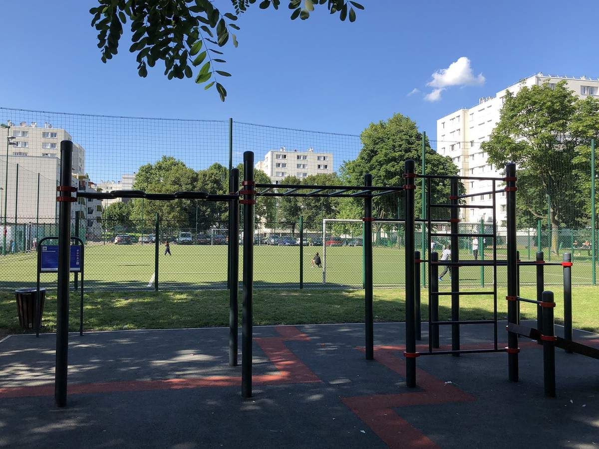 Grand enthousiasme pour l’arrivée d’un street work-out cité de l’Europe à Aulnay-sous-Bois