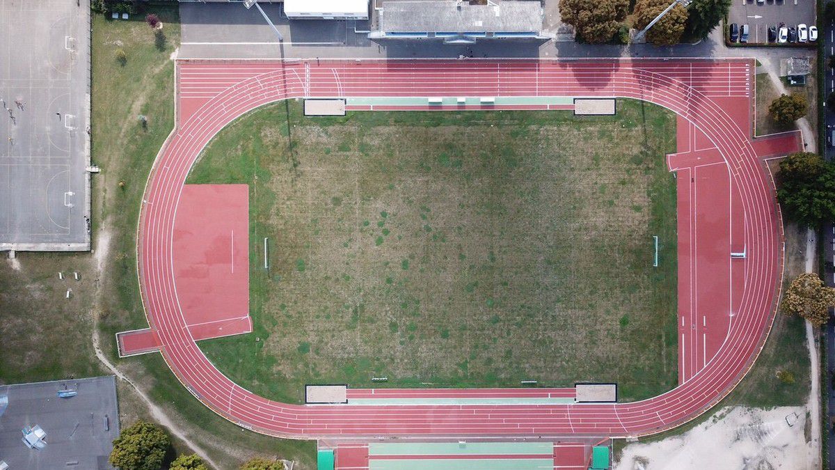 Une piste d’athlétisme toute neuve au stade du moulin neuf à Aulnay-sous-Bois