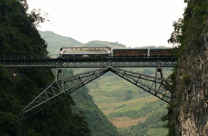 Le célèbre viaduc de Faux-Namty entre Kaiyuan et Hekou (photo Télé 7 jours)