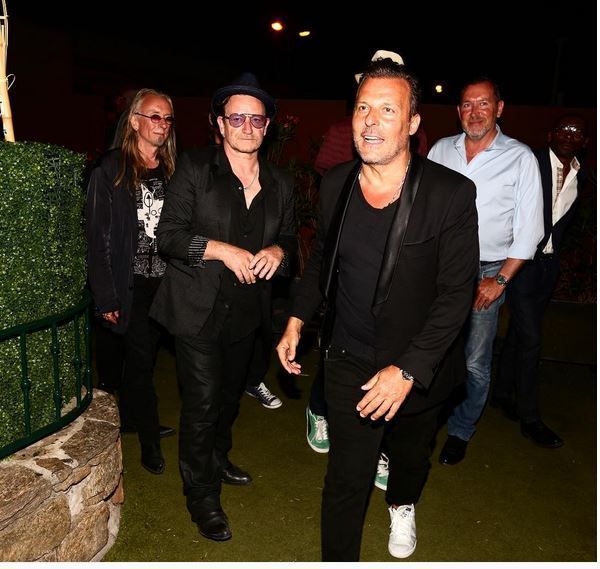 Bono‬ en soirée hier au VIP ROOM ST-TROPEZ avec Guggi et JEAN-ROCH.