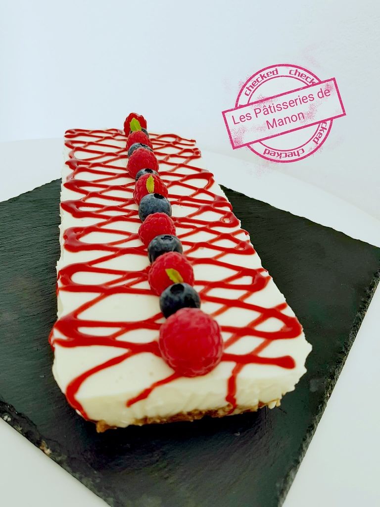 Terrine chocolat blanc biscuit spéculoos et coulis de framboises Les