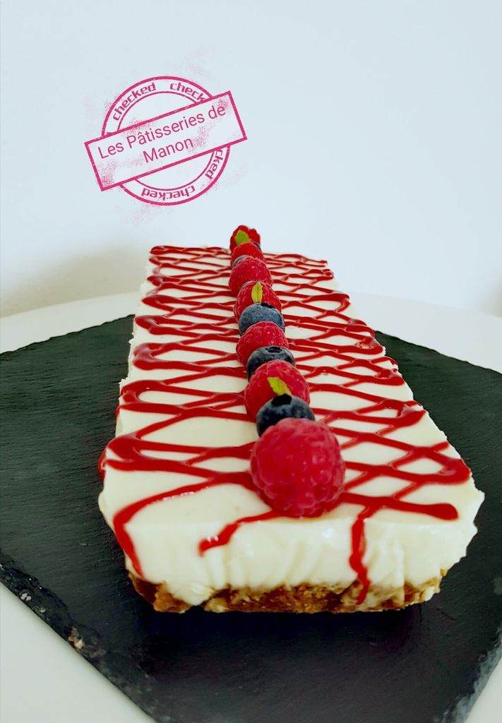 Terrine chocolat blanc biscuit spéculoos et coulis de framboises Les