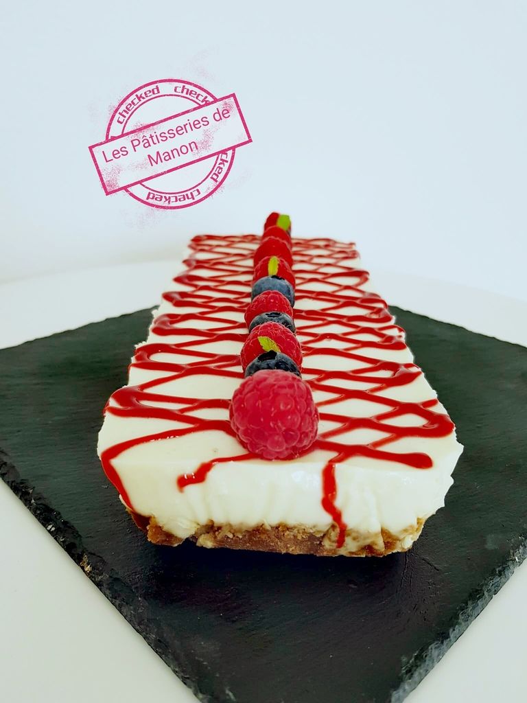 Terrine chocolat blanc biscuit spéculoos et coulis de framboises Les