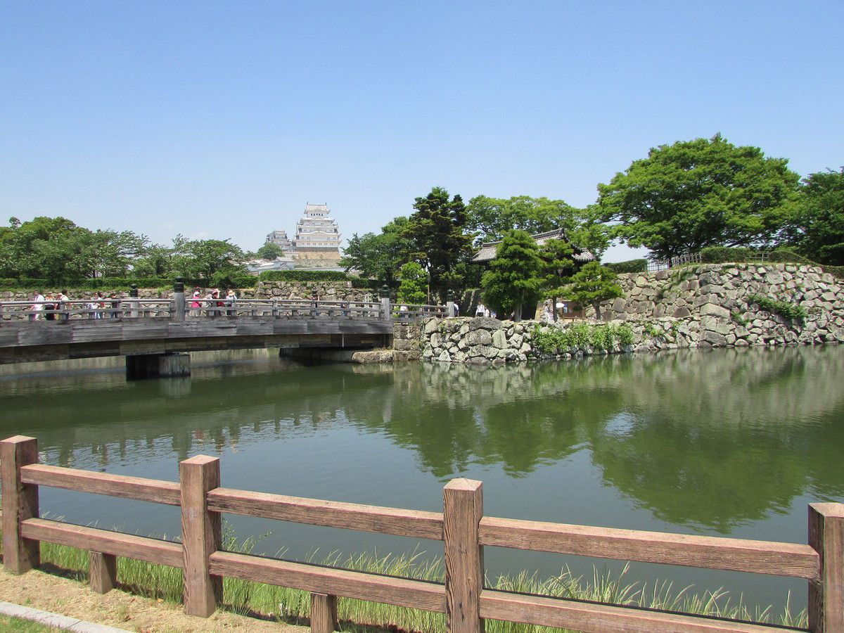 Le château d'Himeji (L'extérieur).