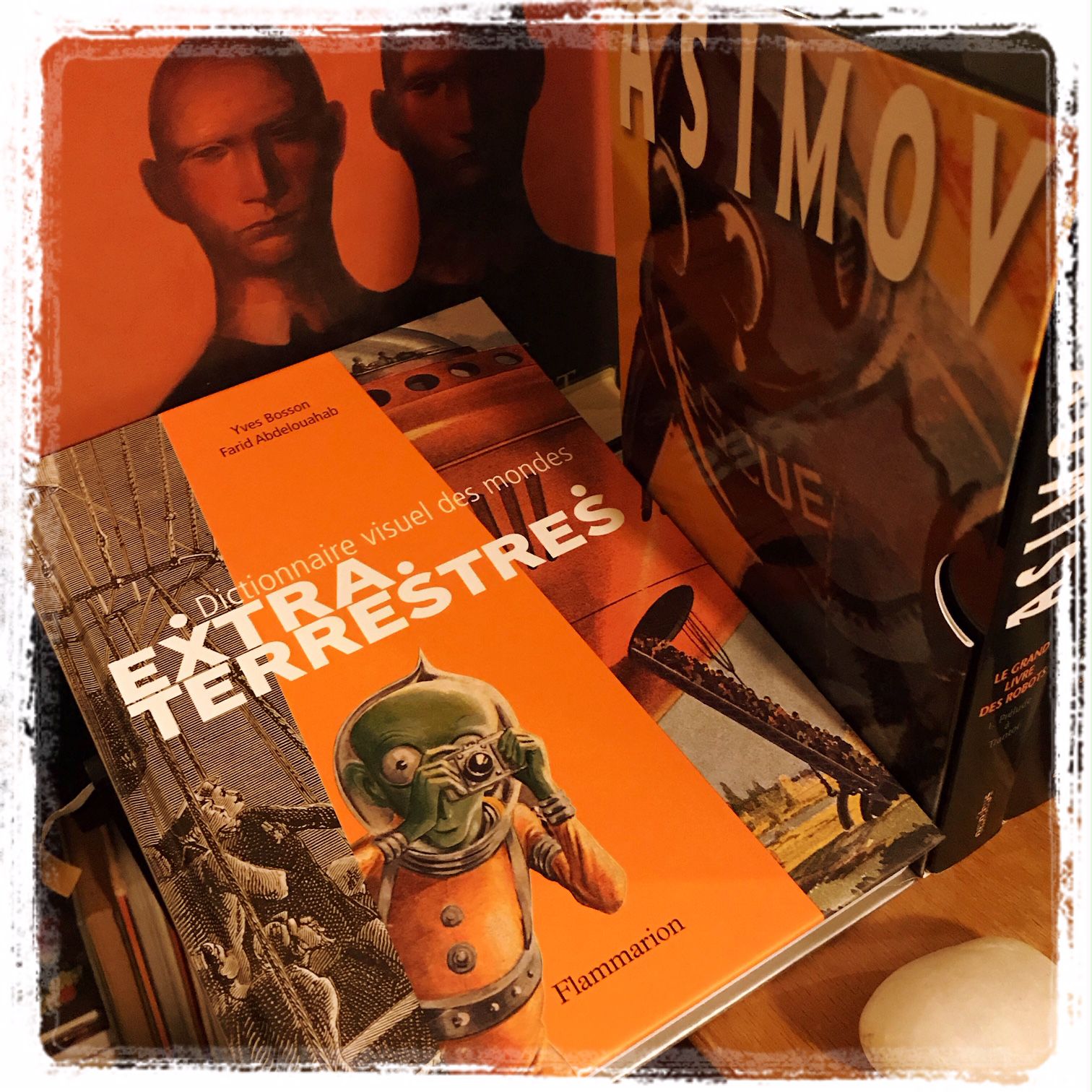 La science-fiction dystopique de Karel Čapek, ou la menace totalitaire :  R.U.R. La Fabrique d'absolu & La Guerre des salamandres.. -  thierry-guinhut-litteratures.com