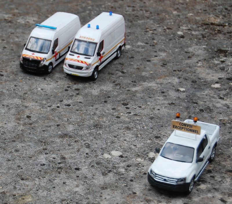 Modif : Ford Ranger, Mercedes Sprinter 4x4 sanitaire et Renault Master sanitaire (par Yces)
