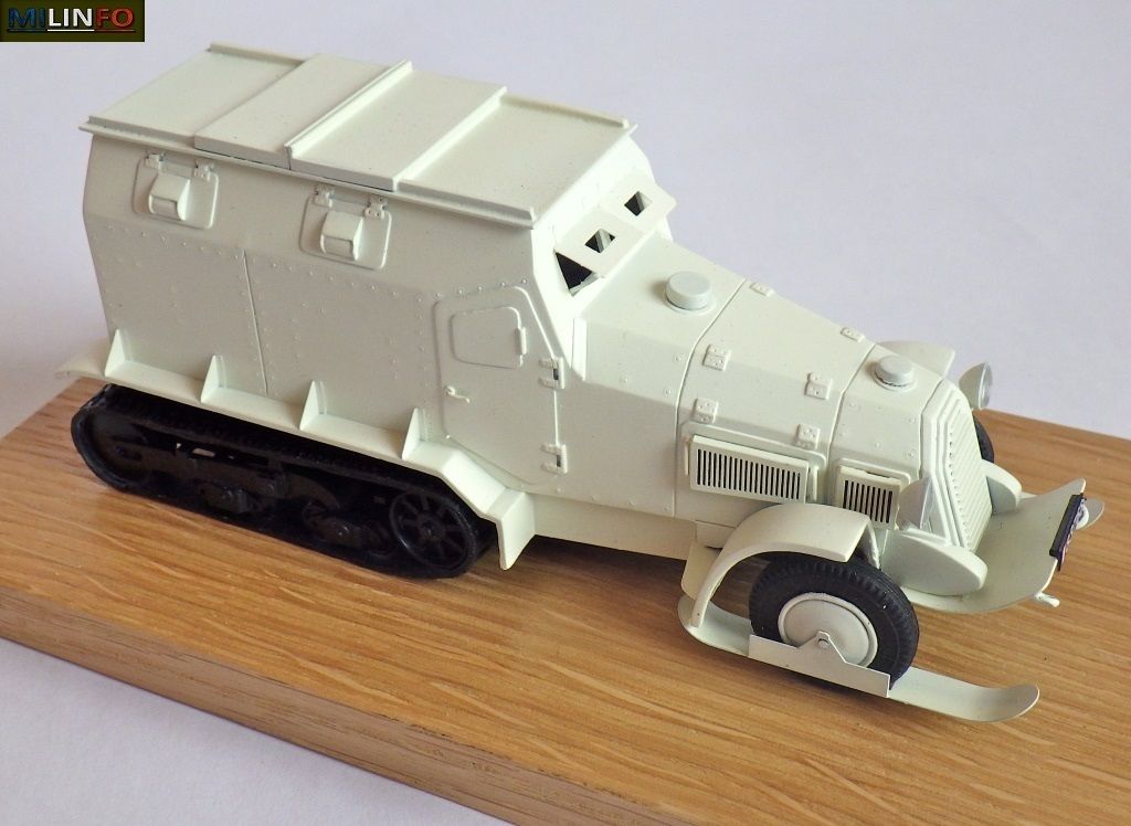 RAPPEL - Chenillette blindée CITROËN P 15 N 33 au 1/43 (Alexis Kobylko)