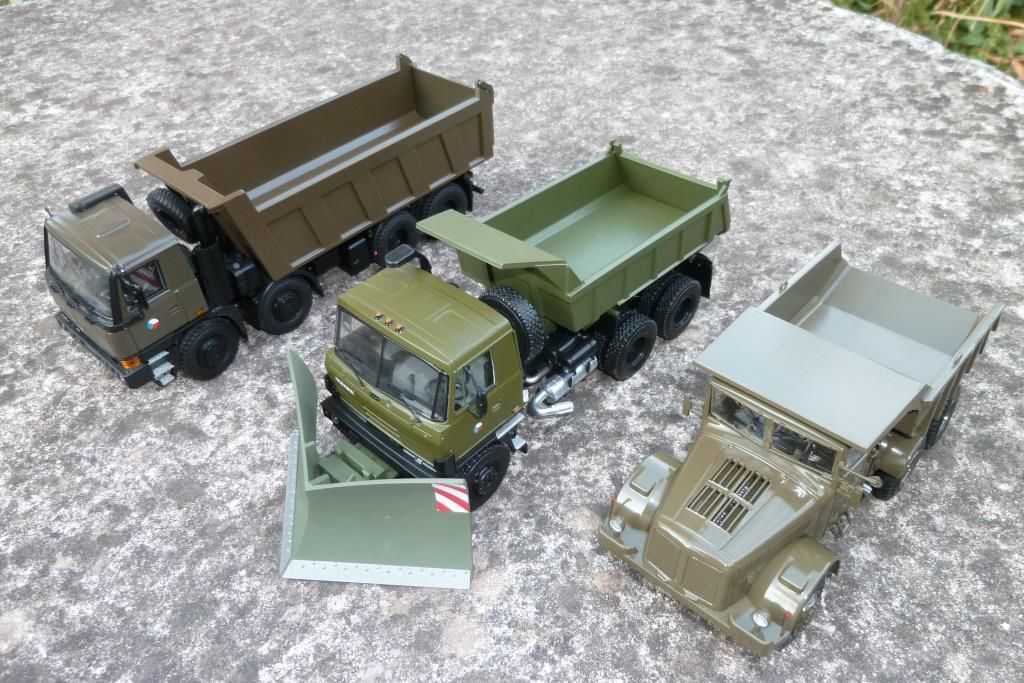 Mes 3 camions Tatra benne dont un Tatra 815 S1 equipé d'une étrave "fox toys" sur base "SSM" et le Tatra 147 DC-5  de "SSM"