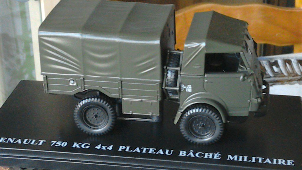 Renault R2087 750 kg 4x4 plateau bâché militaire G111N018 - M4387-018  (2019) - Ixo (Editions Hachette) - LastDodo