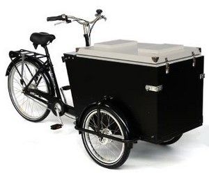 La Donna é mobile « Les glaces de Cecè sont la joie des gourmets ! Une glace chez Cecè et la chaleur disparaît ! »