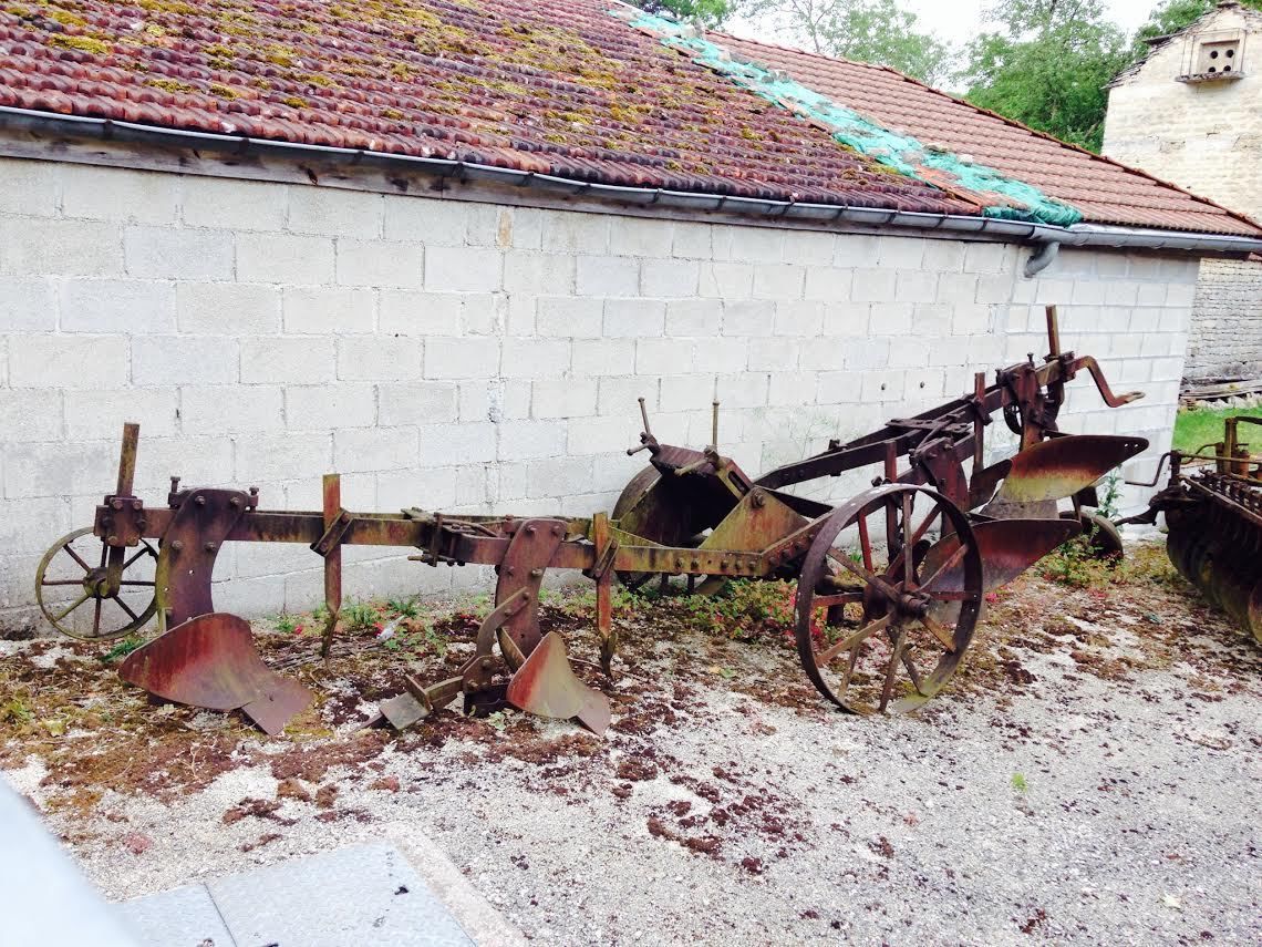 Loin des clichés de la presse du vin les « Fils de la Terre » peuvent aussi mourir de solitude et d’épuisement