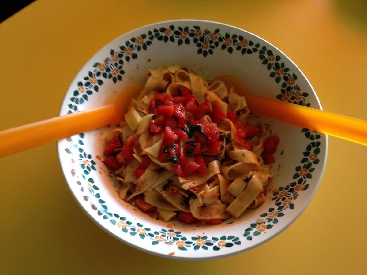 En Italie en passant dans les rues à midi rien qu’à humer l’arôme puissant du gluten on sait que les pâtes sont prêtes : elles « lâchent leur gluten »