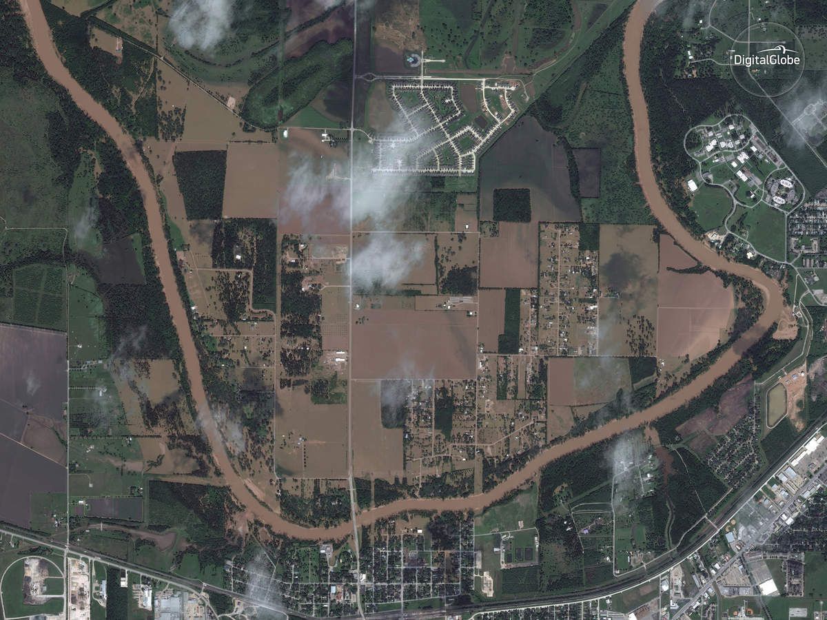 Harvey - Inondations - Floods - Texas - Digital Globe - satellite - Digital Globe - Rosenberg - Houston - Before-After - Avant-Après