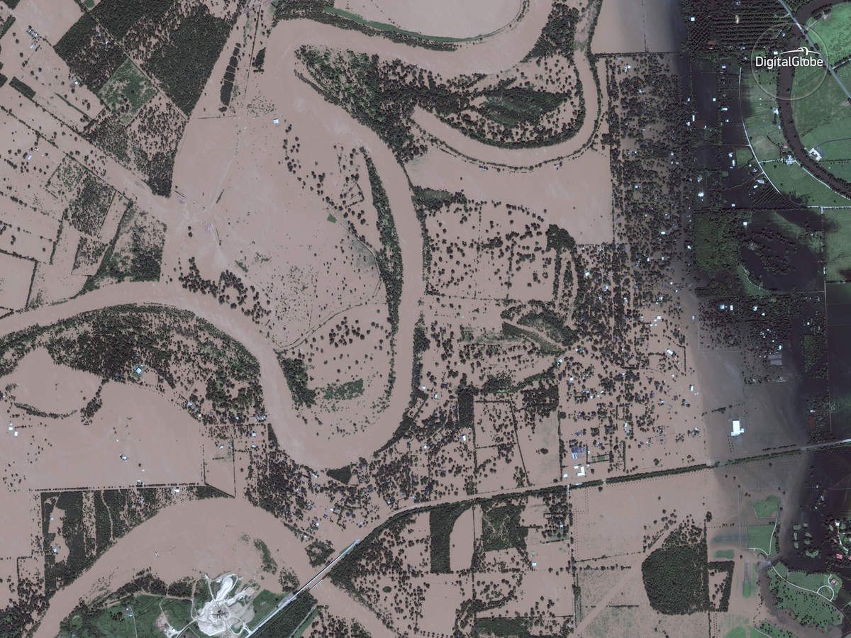 Harvey - Inondations - Floods - Texas - Digital Globe - satellite - Digital Globe - Simonton - Houston - Before-After - Avant-Après