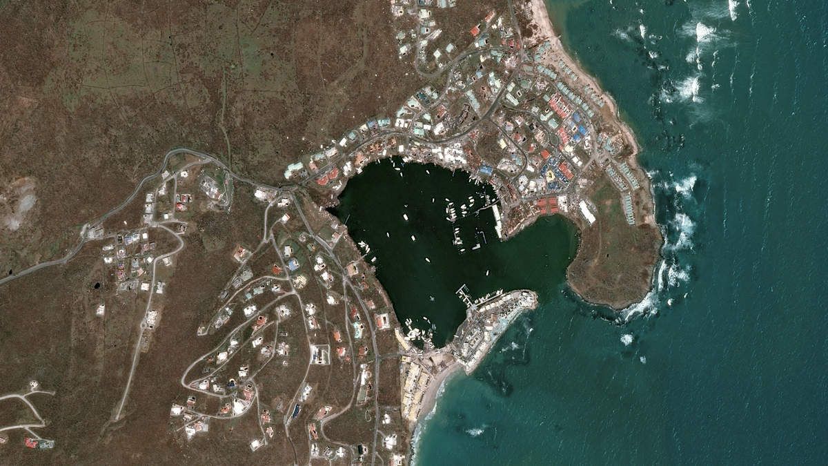 Irma - dégâts - damages - Saint-Martin - Sint-Marteen - Ouragan - Hurricane - satellite - high résolution - haute résolution - Pleiades - Pléiades - CNES - Airbus Defence and Space - Macron - visite président