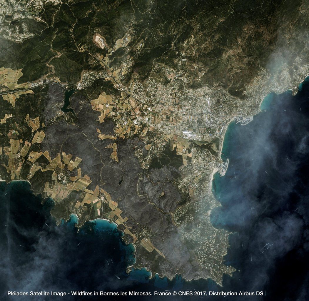 Bormes-les-Mimosas - Incendie - satellite - Pleiades - 27 juillet 2017 - CNES - Airbus DS - Copernicus - observation de la Terre