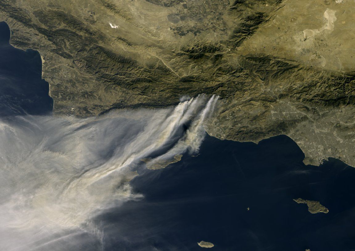 California - Wild fires - Seen from space - smoke - Sentinel-3A - December 2017 - Copernicus - European Commission - ESA - satellite - Earth observation - Feux - incendie - observation de la Terre - Environnement