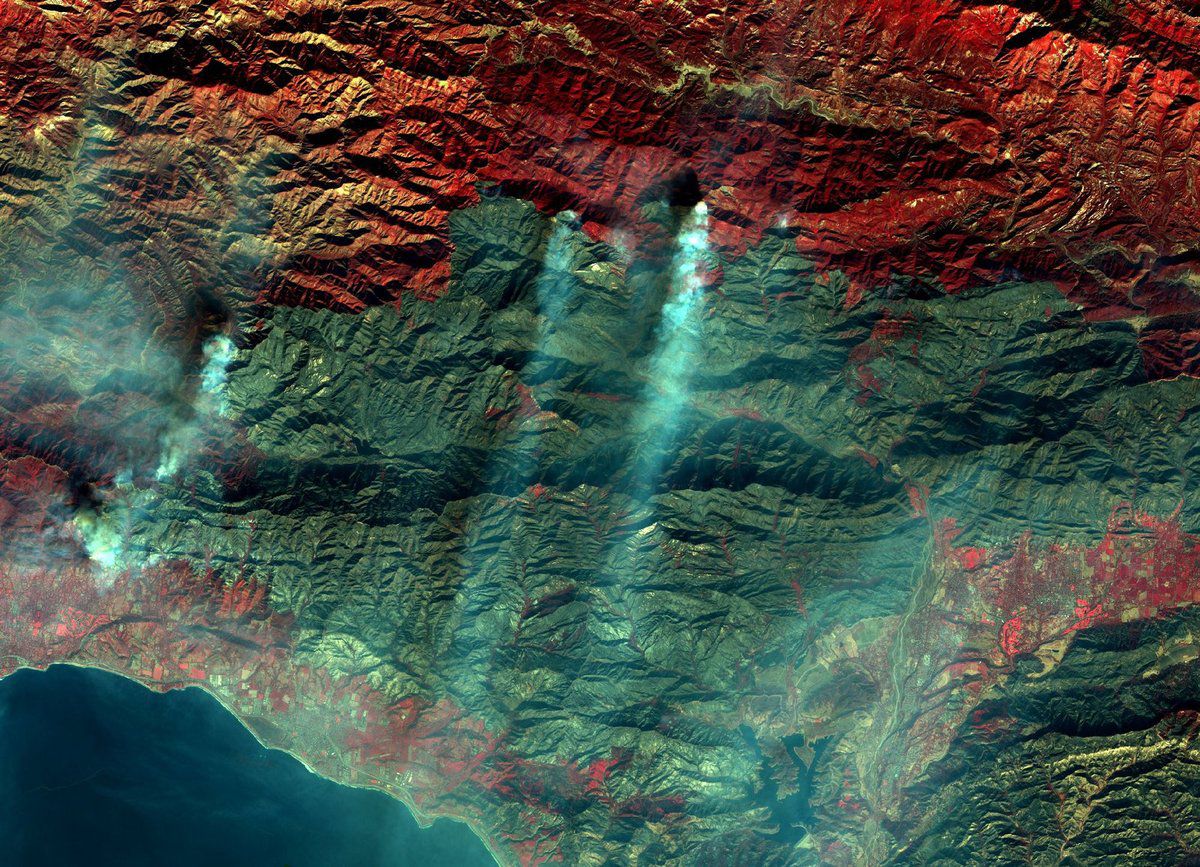 Thomas Fire - Los Padres National Forest - California - Wild fires - Incendies - Feux December 2017 - satellite - Sentinel-2A - Copernicus - ESA - Commission européenne - near infrared - VCFD