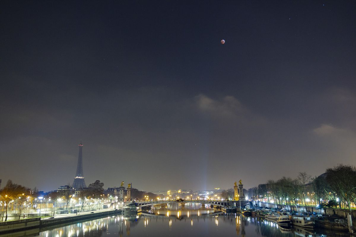 Jean-Luc Dauvergne - éclipse totale de Lune - Paris - Tour Eiffel - 21 janvier 2019 - Lunar eclipse - Timelapse