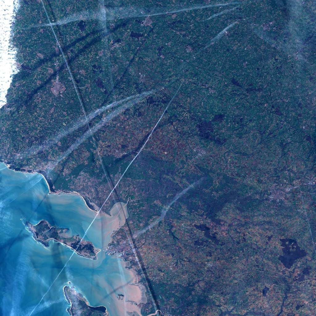 Trainées de condensation - avions - contrails - cotra - Sentinel-2 - satellite - île de ré - Anse de l'Aiguillon - Aquitaine - Observation de la Terre - Copernicus - Météo - nuages - Earth observation
