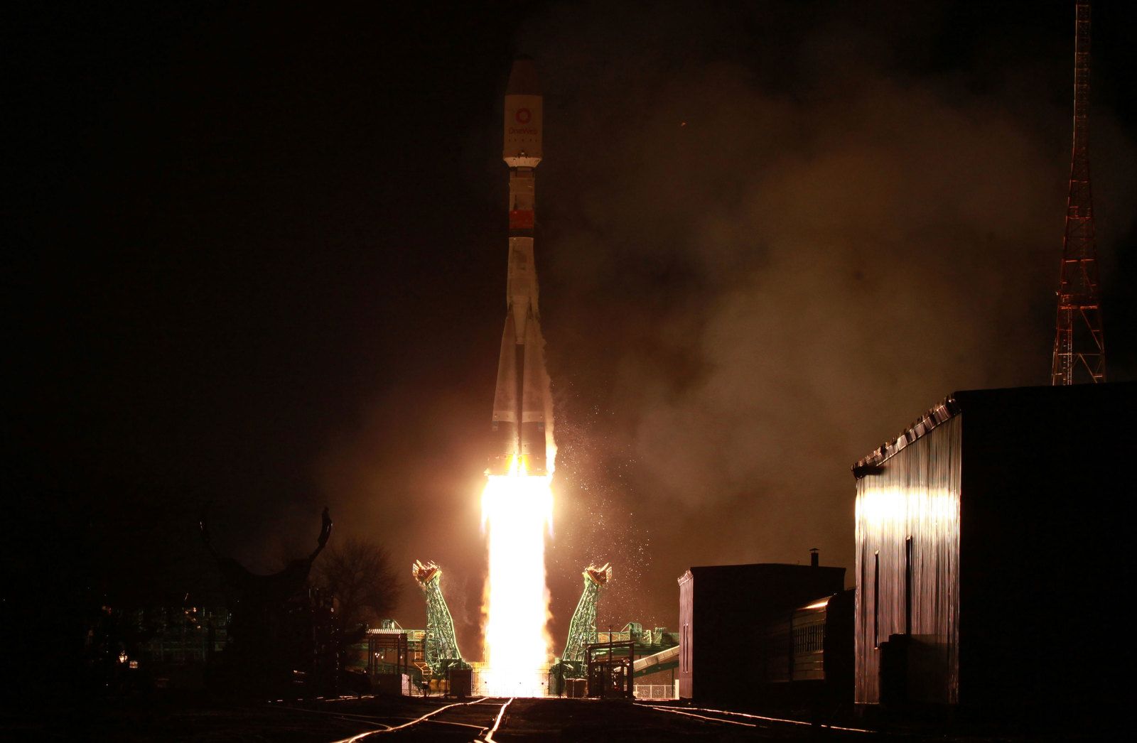 Oneweb - Oneweblaunch - Soyuz - Soyouz - Airbus - Baikonur - Baikonour - Starlink - SpaceX - Mega-constellation - Broadband - low latency - gaming - high speed trading – Newspace - Starsem