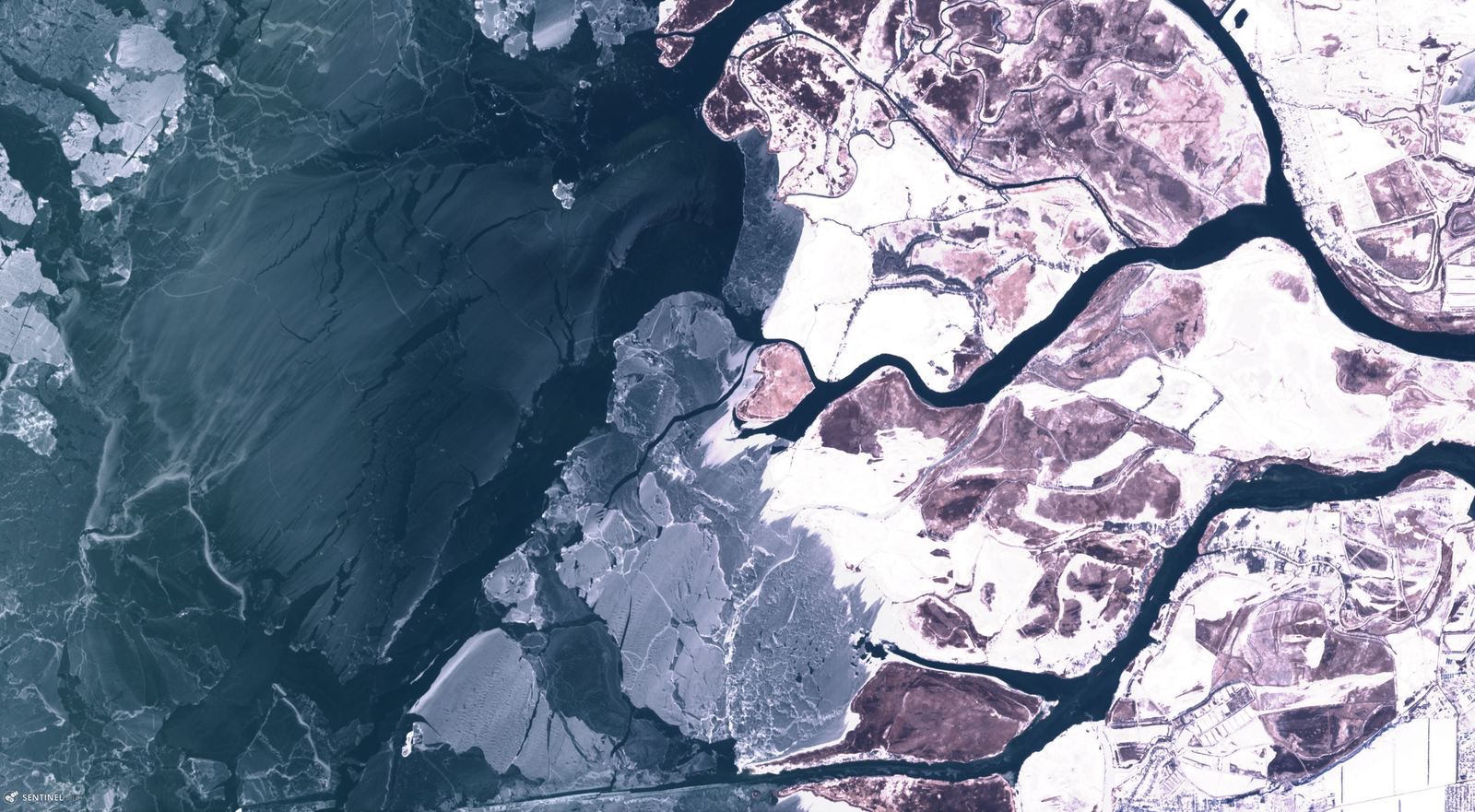 Saint-Valentin - Coeur - vu de l'espace - satellite - Mer d'Azov - Delta du Don - Russie - coeur transi - Copernicus - Sentinel-2 -Earth observation