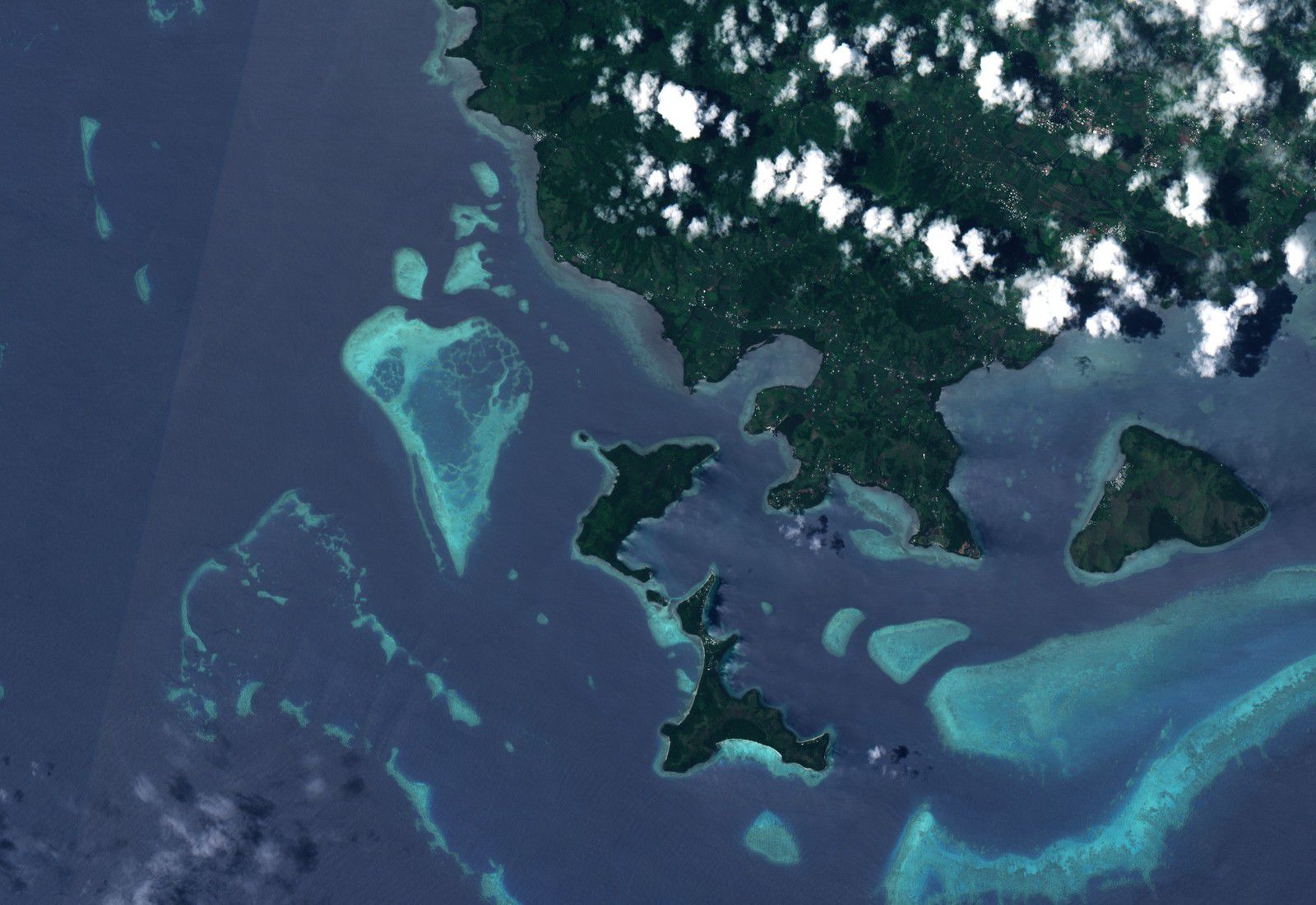 Saint-Valentin - île en forme de coeur - Fidji - satellite - Sentinel-2 - Copernicus - espace - Earth observation