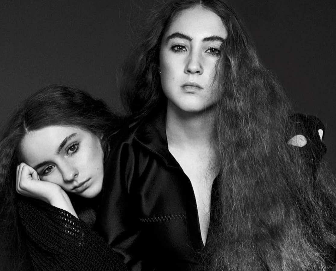 LET'S EAT GRANDMA UNVEILS NEW TRACK 'FALLING INTO ME' FROM SECOND ALBUM COMING OUT 29 JUNE 2018