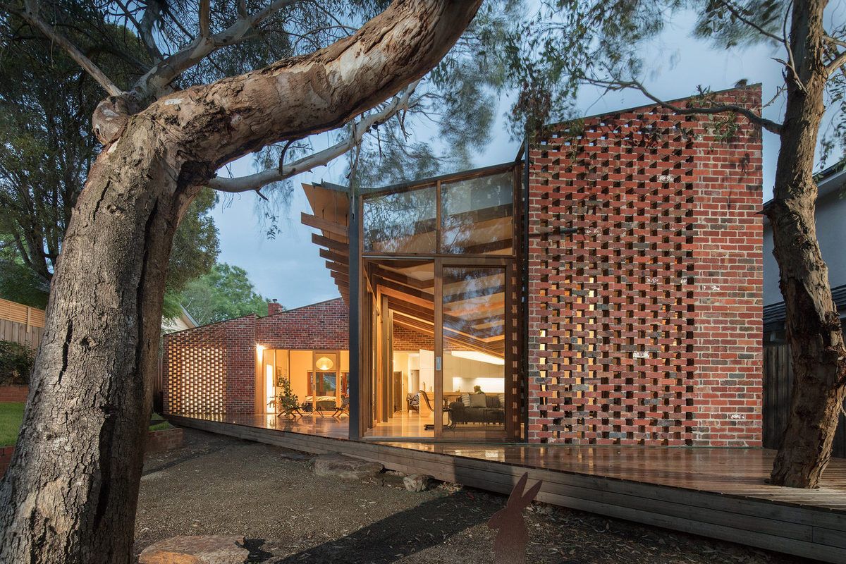 THE 'OLD BE AL' HOUSE IN MELBOURNE, A CONNECTION BETWEEN THE HOUSE AND THE OLD GROWTH EUCALYPT ...