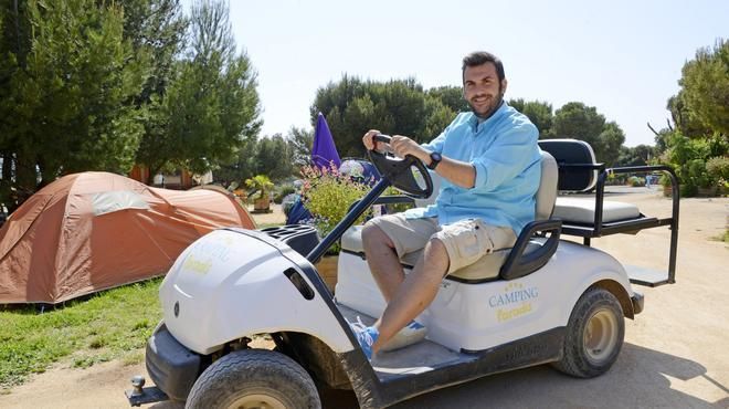 Camping Paradis Tel Est Pris Qui Croyait Prendre Camping Paradis : "Tel épris qui croyait prendre" parties 1 & 2 LUNDI
