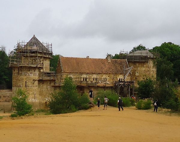 Les artisans du moyen age au château médiéval de Guédelon