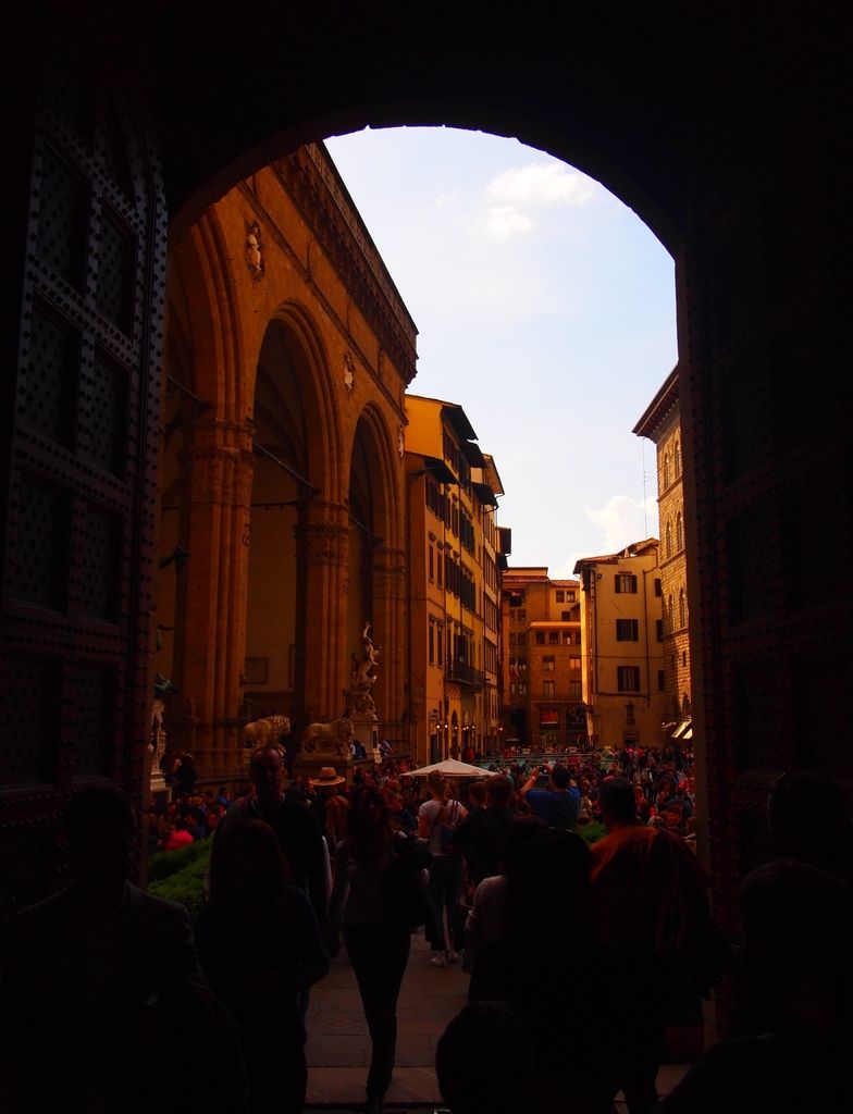 Un aspect de la Piazza della Signora, vu depuis le Palazzo Vecchio.