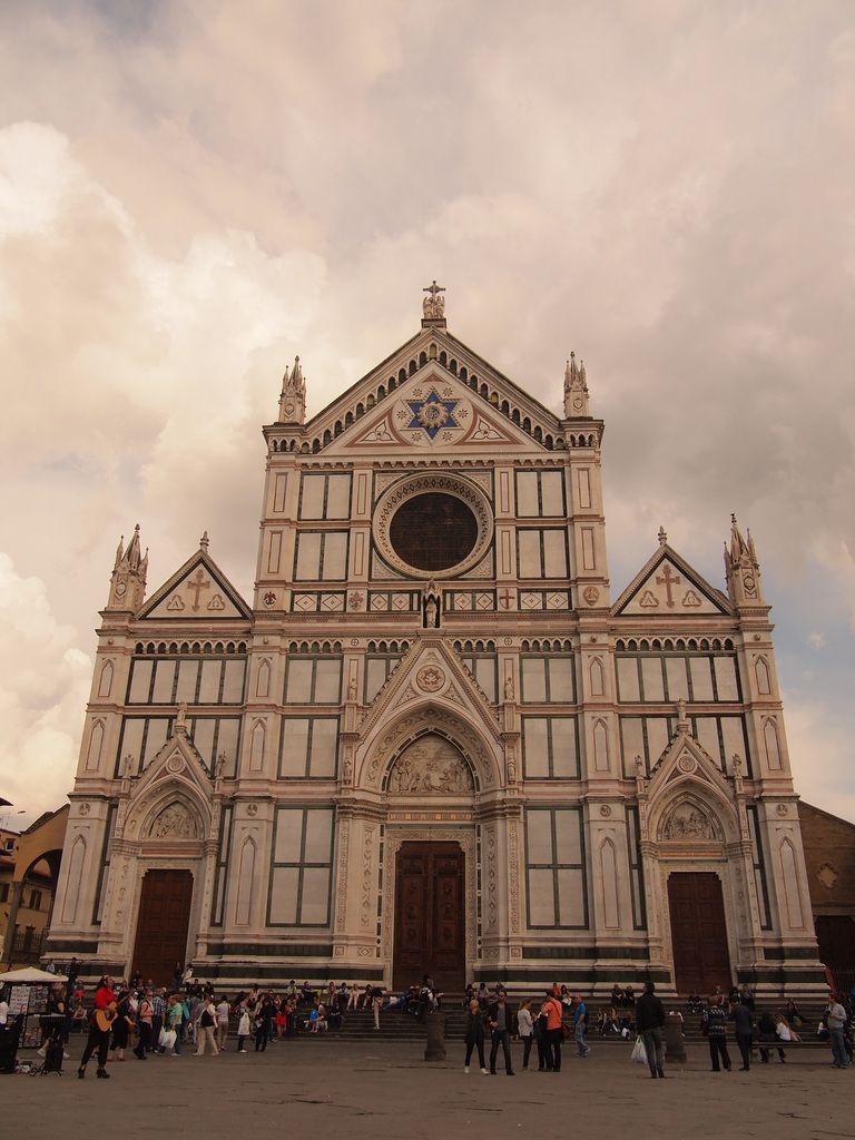 L'église de la Piazza Santa Croce.