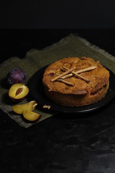 Tendre Gateau A La Cannelle Et Aux Reines Claude Epicetout La Cuisine De Dany