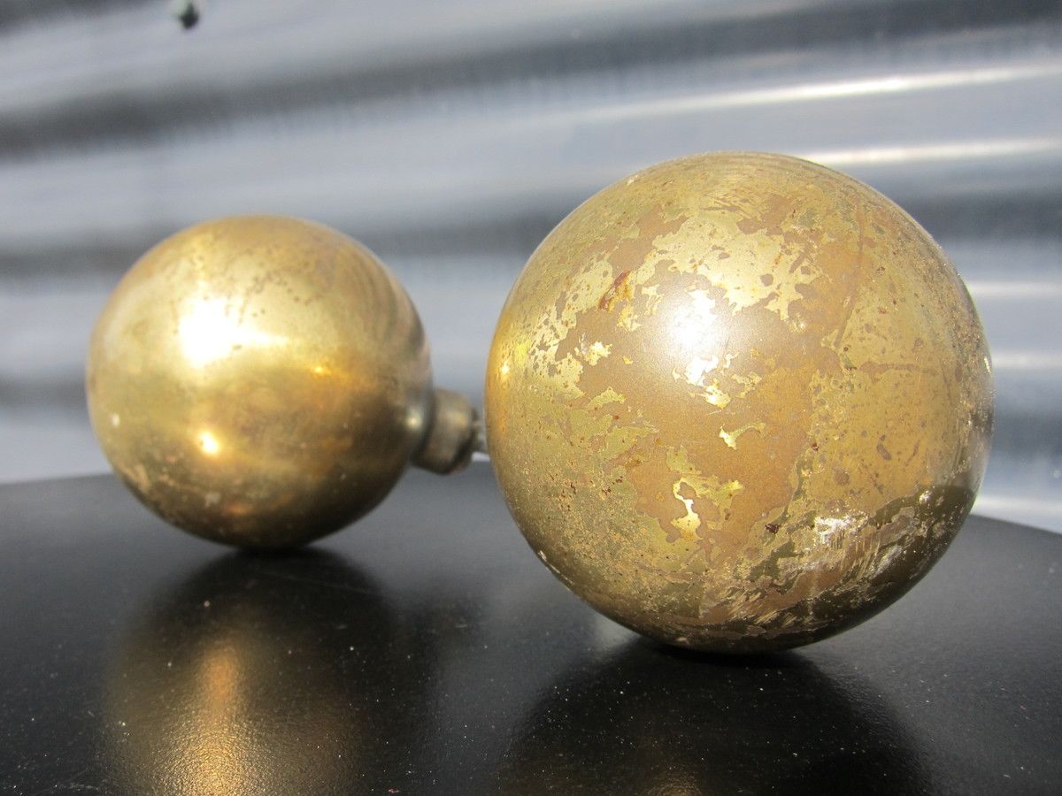 PAIRE BOULES ESCALIER LAITON