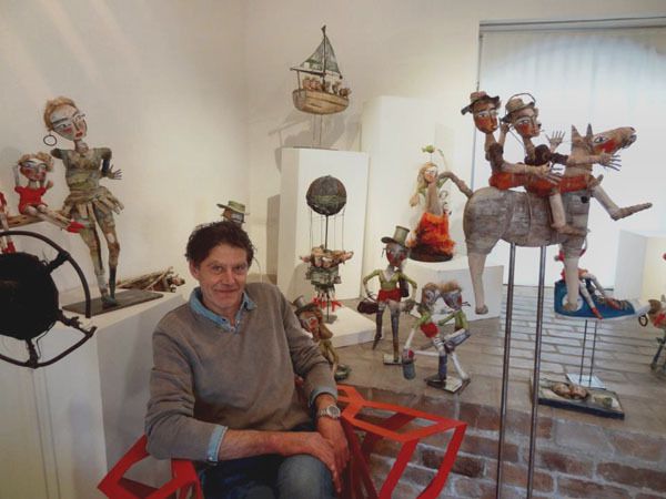 Les artistes de la récupération : Vincent Prieur, créateur de sculptures drôles et poétiques à partir d'objets et matériaux 