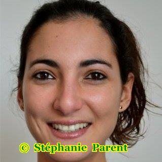 Stéphanie Parent petite fille de harkis qui à traduit le livre Des Vies 62 Enfants De Harkis Racontent , pour le pape François