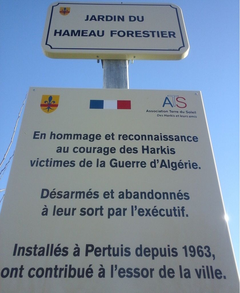 hommage a l'ancien camp de harkis de Pertuis 84