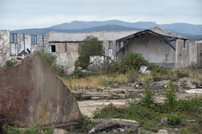 Histoire: à Rivesaltes, &quot;on devenait invisibles&quot;, selon l'auteure de &quot;Fille de harki&quot;