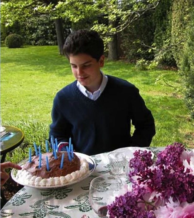 Acutis* - Un modèle à suivre : Le jeune Italien Carlo Acutis - Décédé à 15 ans (béatifié à Assise le 10 octobre 2020) Ob_70743d_carlo-all-eta-di-14-anni-si-isc