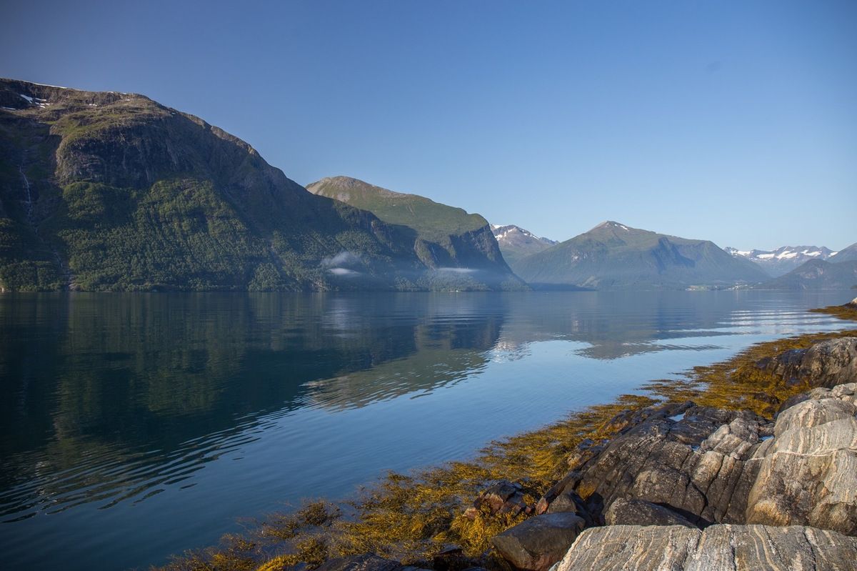 Isfjorden (Åndalsnes) où nous apercevrons furtivement des dauphins