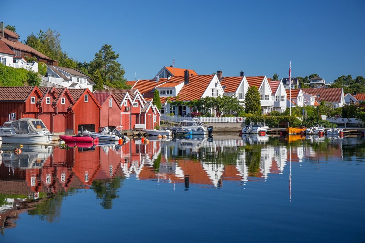 Arrivée en Norvège : petit port à l'ouest de Kristiansand