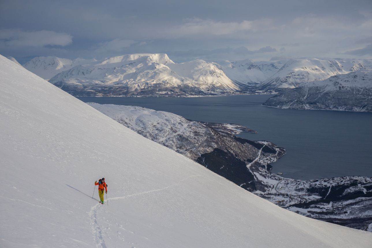 Première montée ; le décor est planté