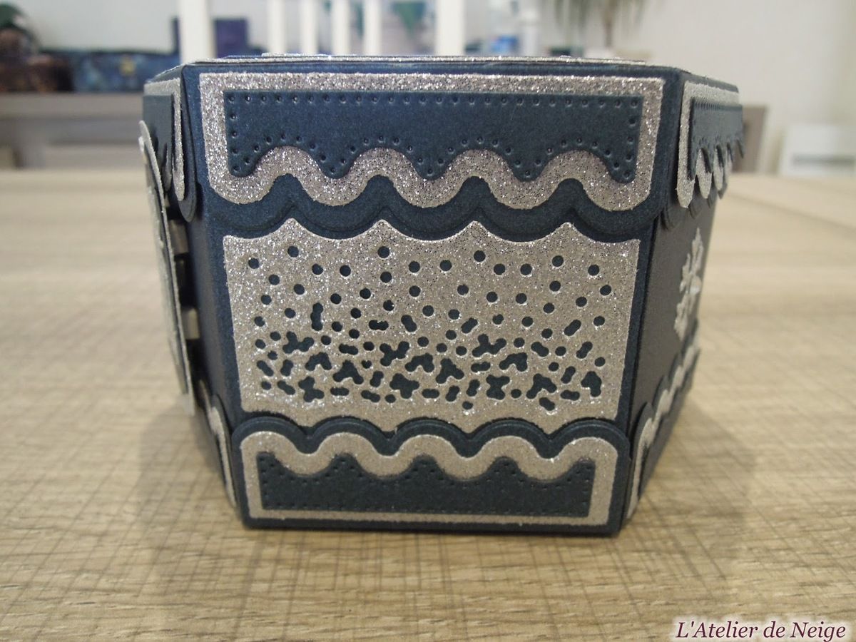 232 - Boîte à Chocolats Noël 2017