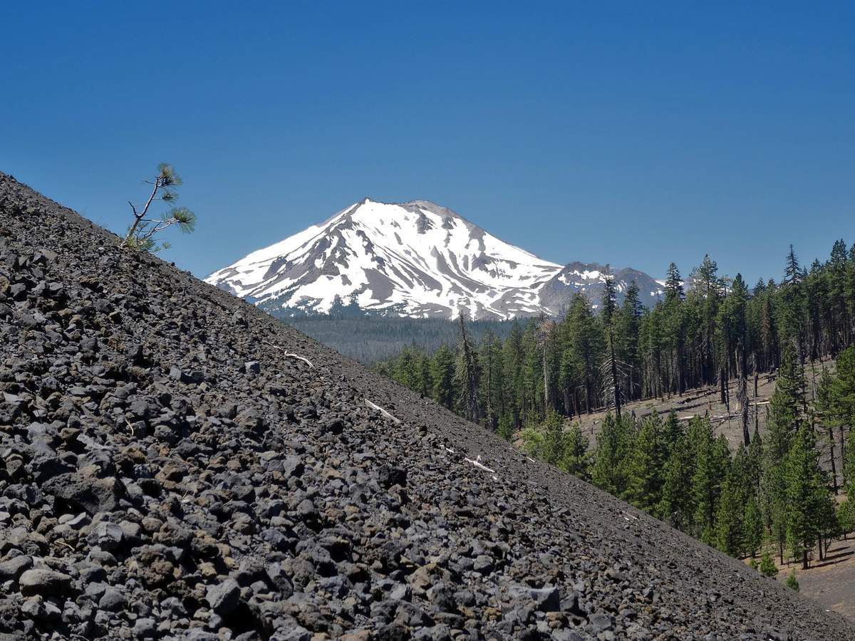 Lassen Volcanic Cinder Cone trail