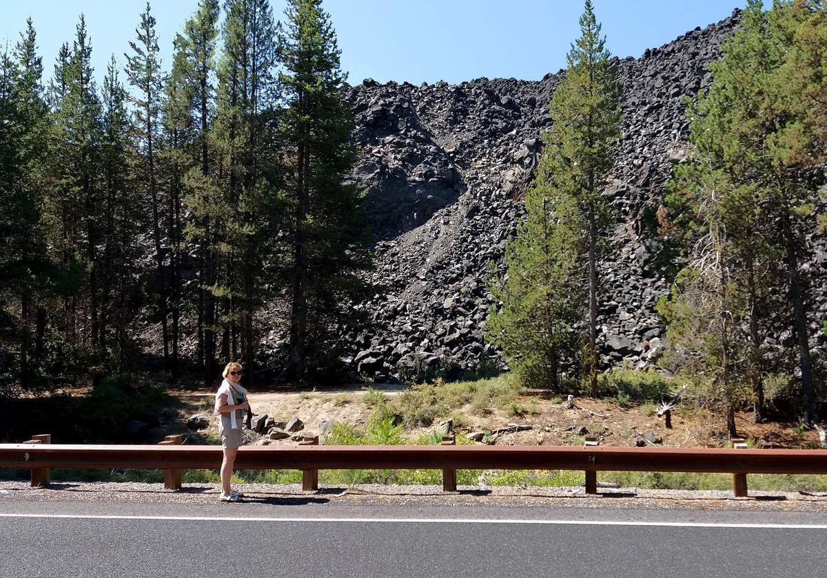 Cascade Lakes lava beds